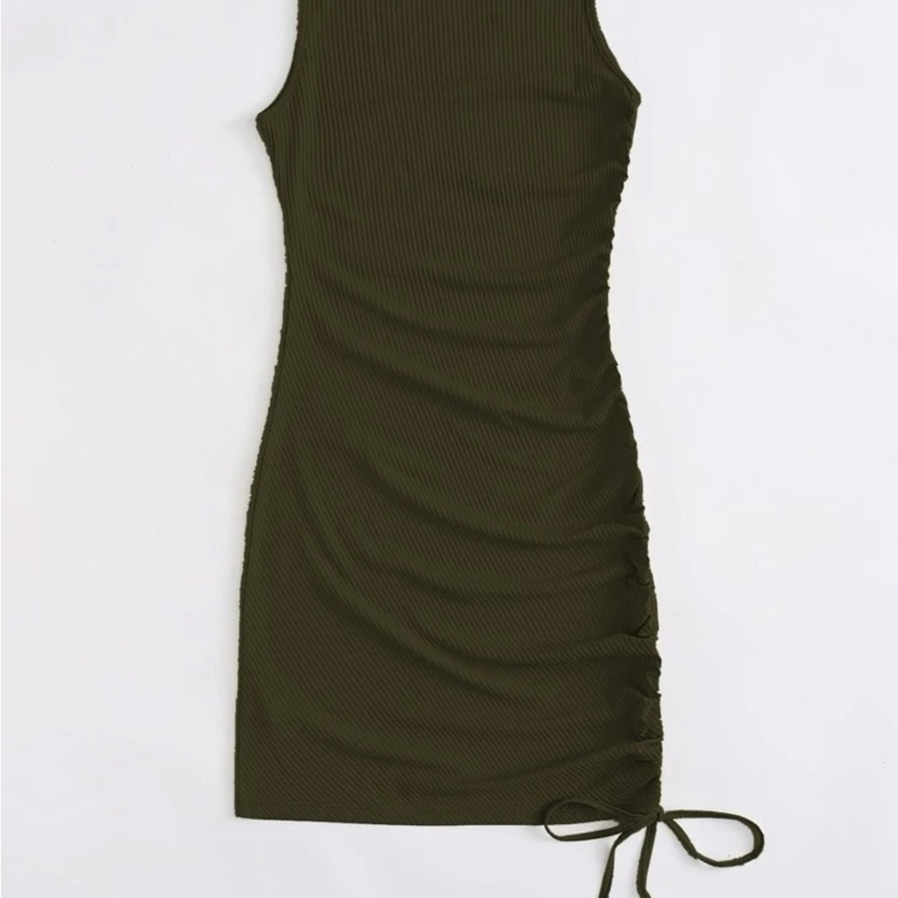 Dress - Picture 6 of 6